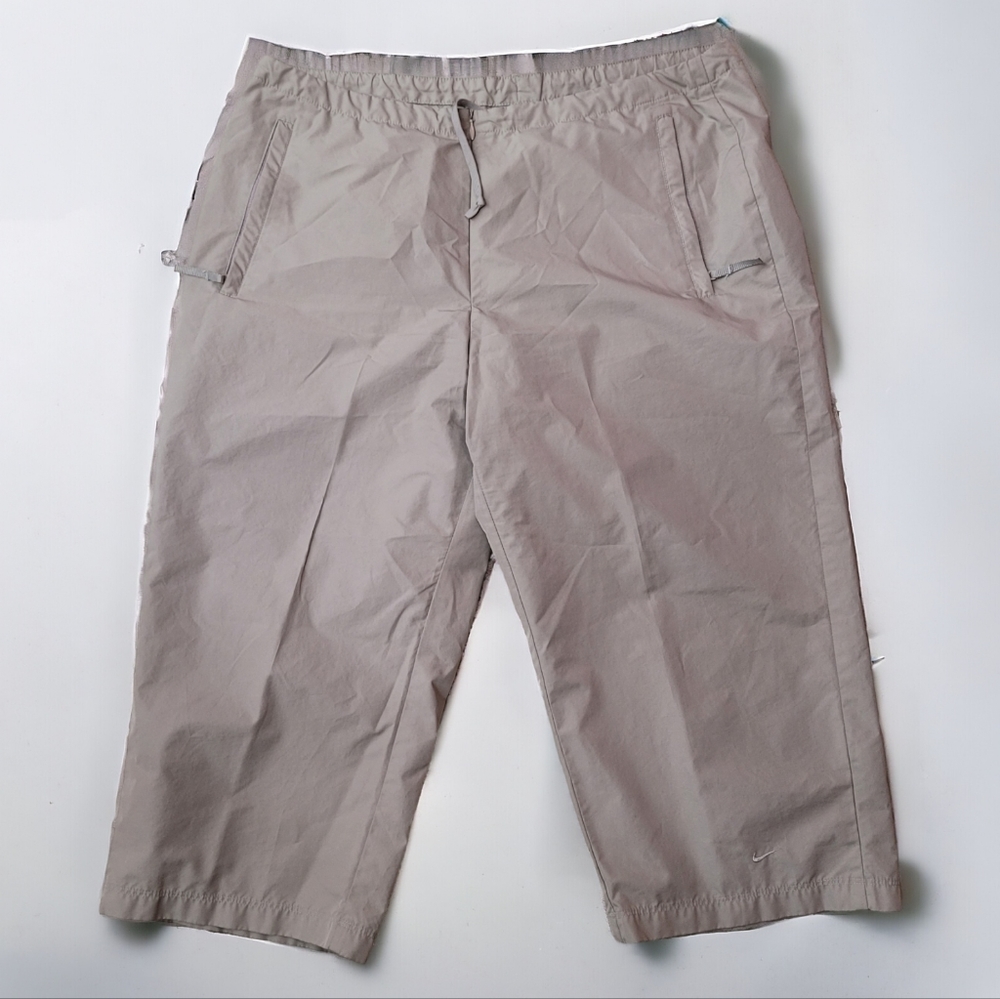 Nike Khaki Capri